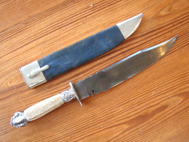 An extremely fine 1830's 'style' Bowie knife inscribed "America, The Land of the Free and Home of the the Brave". Circa early 1900's.